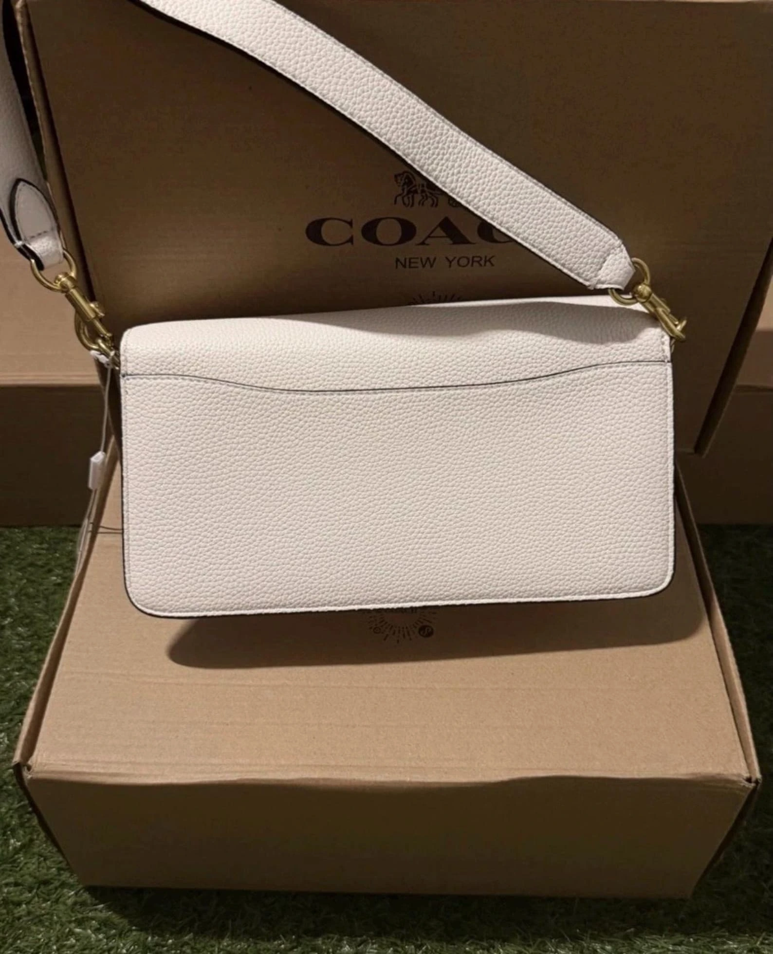 Coach Tabby Shoulder Bag 26 in Chalk White Pebbled Leather – Gold Hardware - Image 2